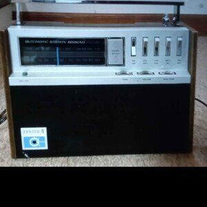 Zenith BB77T Radio